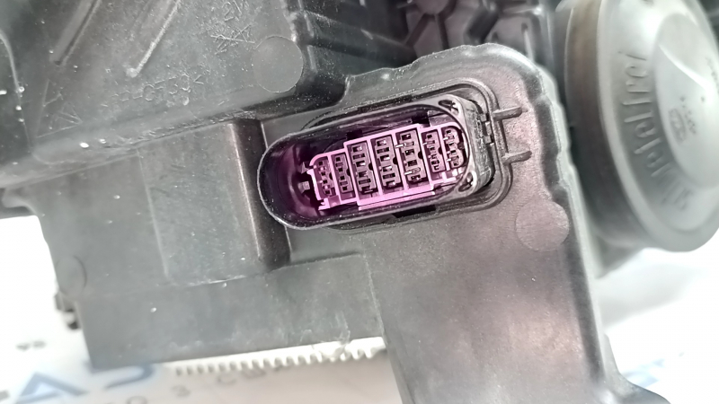 Фара передняя левая VW Atlas 21-23 LED, в сборе с хромом и блоком, под полировку