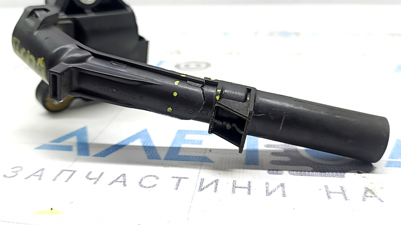 Катушка зажигания Mercedes W213 E 300/350 17-19 2.0T надломан пластиковый корпус