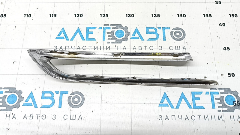 Молдинг заднего бампера правый BMW 5 F10 11-16 Luxury Line, сломана направляющая