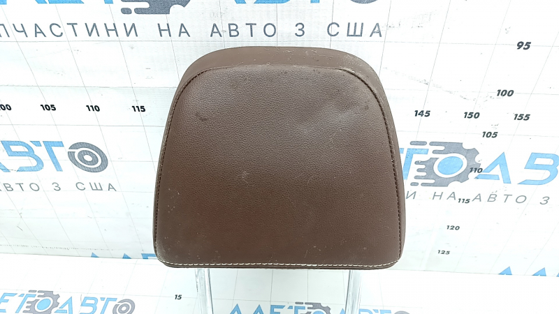 Подголовник 2 ряда правый VW Atlas 21-23 кожа коричневый, белая строчка, под химчистку, царапины