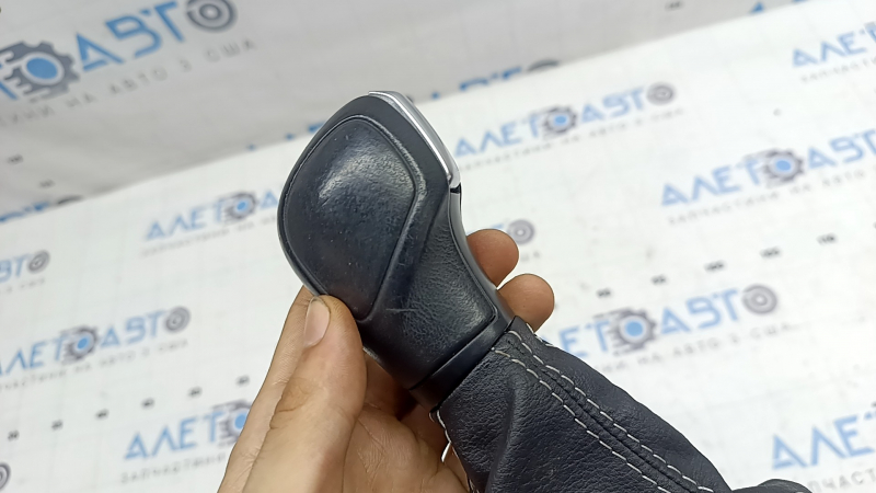 Ручка КПП VW Atlas 21-23 черная, кожа, потерта