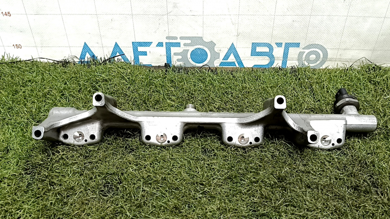 Топливная рейка BMW X1 F48 16-19 B46 с датчиком