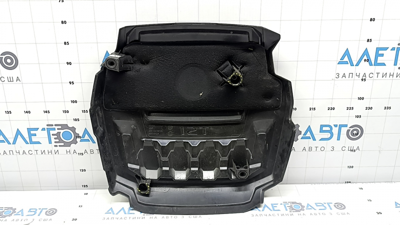 Capac motor pentru VW Tiguan 18-24, bucșe de montare lipsă, zgârieturi