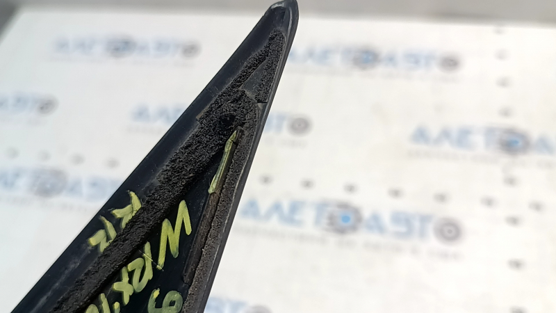 Накладка двери боковая треугольник задняя правая Subaru Impreza WRX GH 08-14 сломана направляющая, скол
