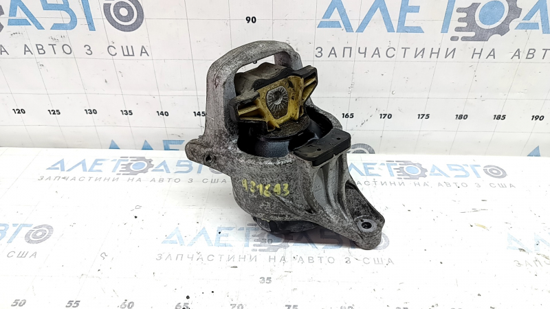 Microfisuri la suportul motor stânga la Audi Q7 16-26 2.0T