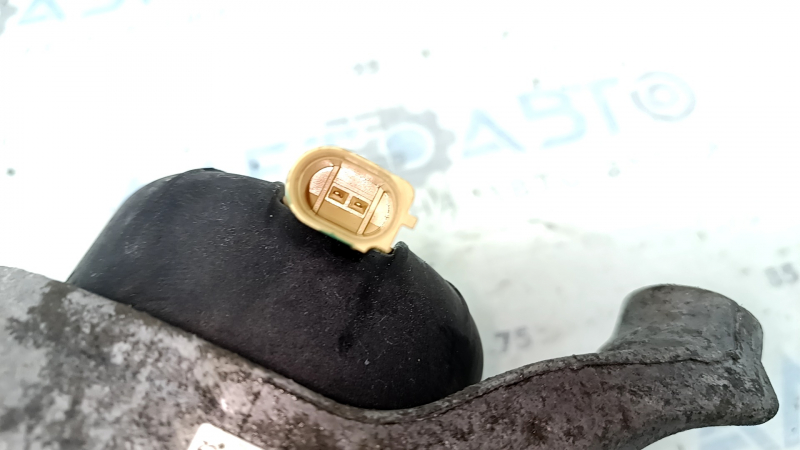 Microfisuri la suportul motor stânga la Audi Q7 16-26 2.0T