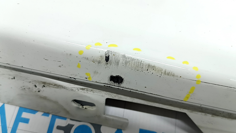 Prag stânga BMW 5 G30 17-23 alb, zgârieturi, îndoit