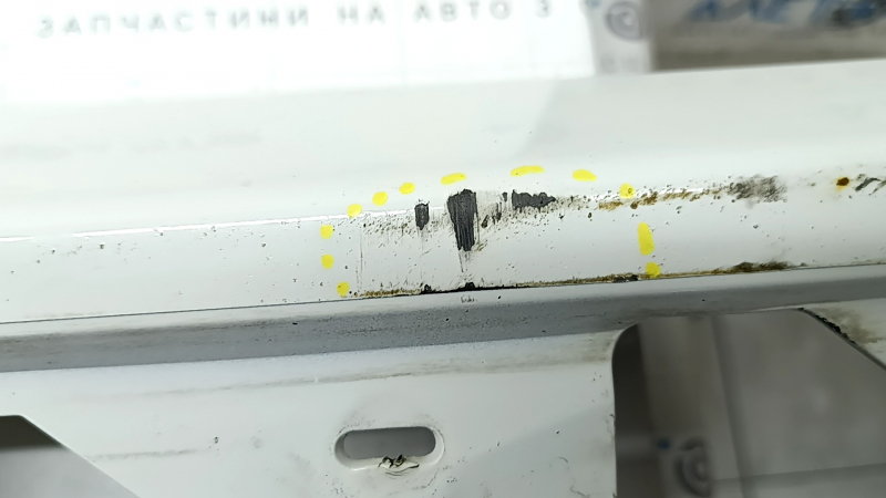 Prag stânga BMW 5 G30 17-23 alb, zgârieturi, îndoit