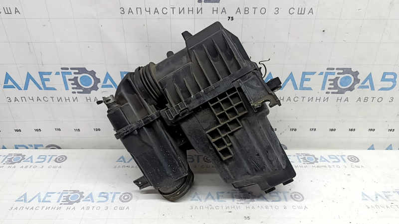 Корпус воздушного фильтра Honda Accord 16-17 рест 2.0 hybrid в сборе, сломано крепление