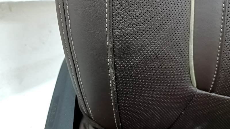 Пассажирское сидение BMW 5 G30 17-23 с airbag, электрическое, подогрев, вентиляция, массаж, память, кожа темно-коричневая, Komfort, царапины, вмятины на задней накладке