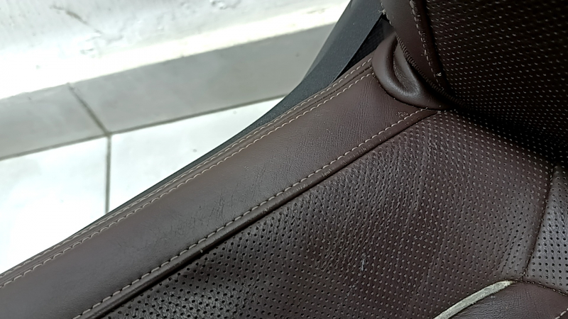 Пассажирское сидение BMW 5 G30 17-23 с airbag, электрическое, подогрев, вентиляция, массаж, память, кожа темно-коричневая, Komfort, царапины, вмятины на задней накладке