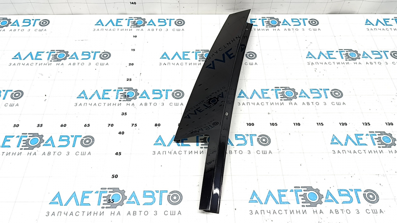 Ornament ușă, lateral spate stânga BMW 5 G30 17-23, negru lucios, zgârieturi