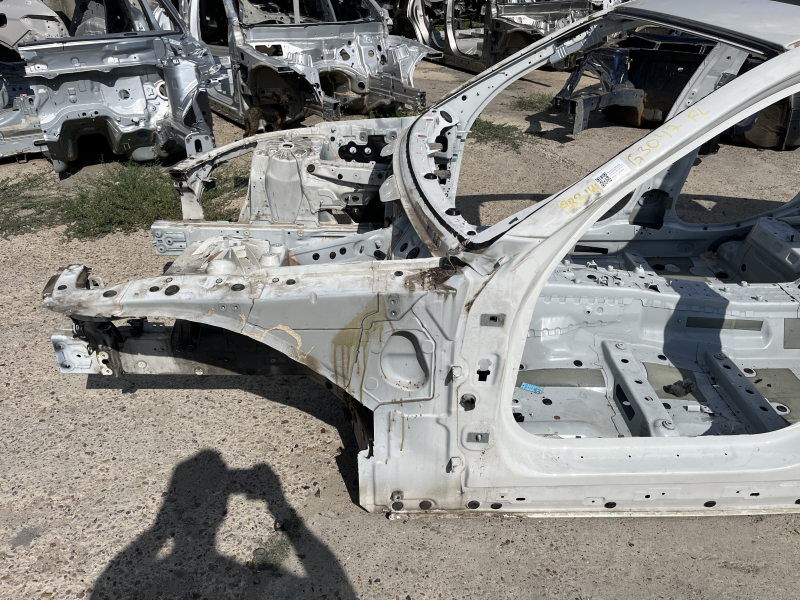 Четверть передняя левая BMW 5 G30 17-23 на кузове, белая