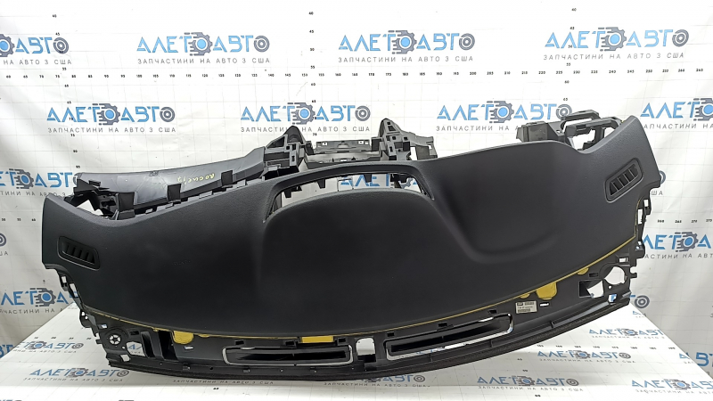 Торпедо передняя панель с AIRBAG Nissan Rogue 14-20 черная, ржавый пиропатрон