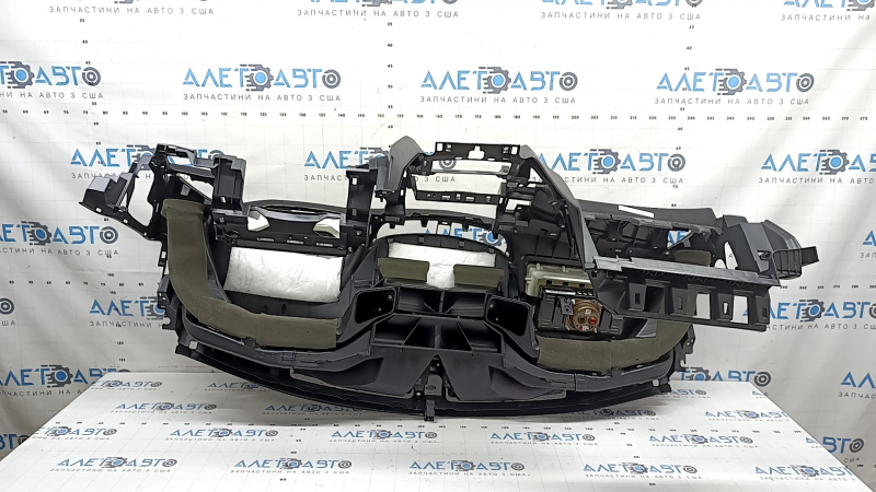 Торпедо передняя панель с AIRBAG Nissan Rogue 14-20 черная, ржавый пиропатрон