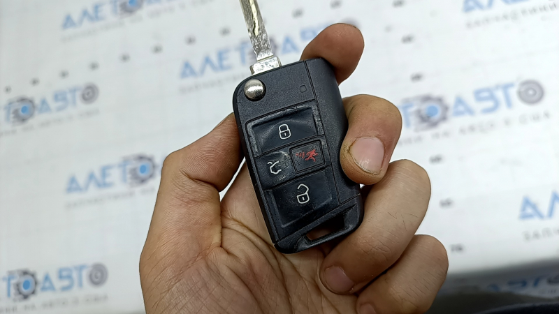 Cheie VW Jetta 19-19, 4 butoane, pliabilă, zgârieturi