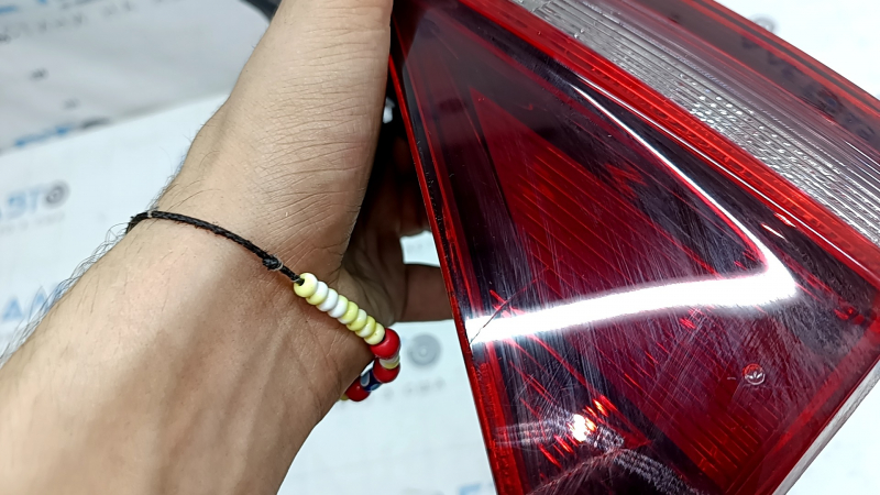 Фонарь внутренний крышка багажника правый VW Jetta 19-24 треснуто стекло