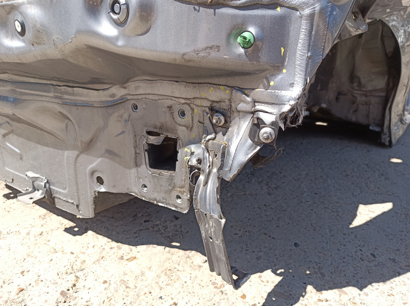 Задняя панель VW Jetta 19-26 2 части, на кузове, серебро , замята