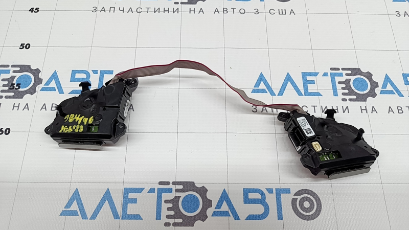 Кнопки управления на руле VW Jetta 23-24 под радар, отсуствует накладка кнопки