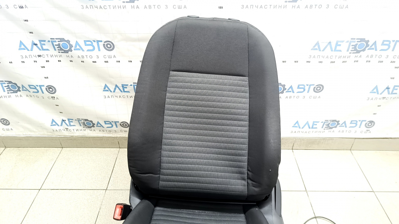 Водительское сиденье VW Jetta 22-26 без airbag, механическое, ткань черная, под химчистку