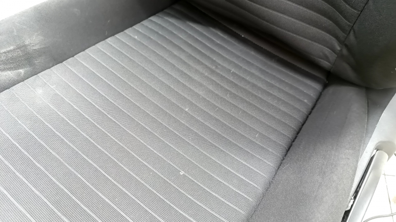 Водительское сиденье VW Jetta 22-26 без airbag, механическое, ткань черная, под химчистку
