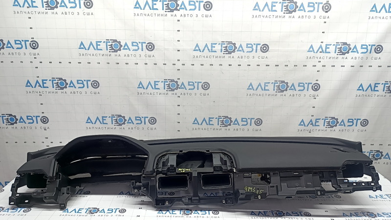 Торпедо передняя панель с AIRBAG Honda Accord 18-22 черная, под проекцию