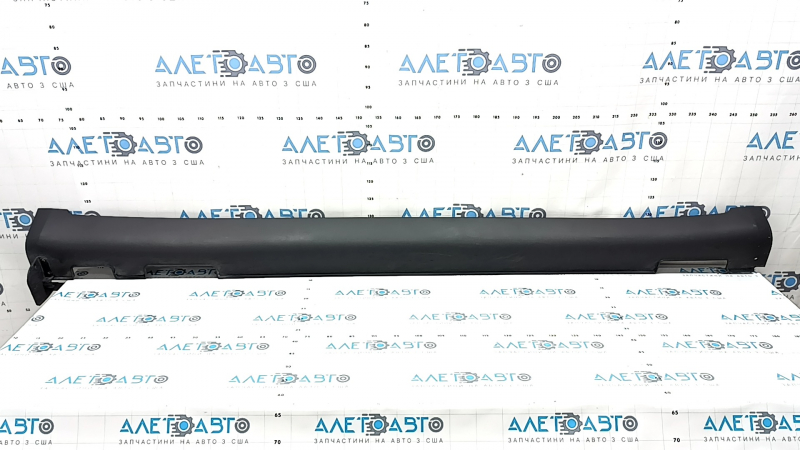 Порог правый Kia Niro 17-22 HEV, PHEV структура, царапины, с брызговиком, царапины, сломаны крепления, сломан брызговик