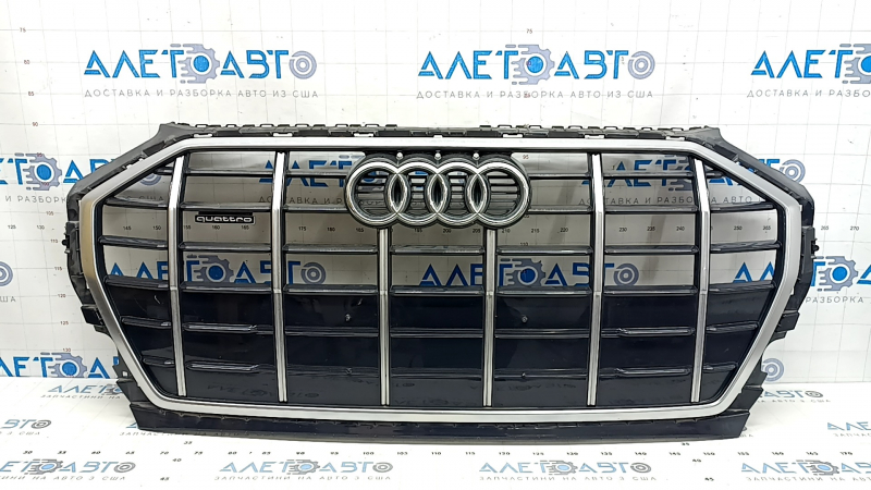 Grilă radiator Audi Q5 80A 21-25 negru lucios, emblemă și ornament cromat, Quattro, găuri non-standard, zgârieturi