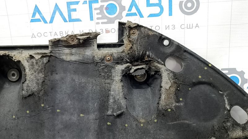 Protecție motor Kia Niro 17-22 HEV, rupturi în componenta PHEV, fragment lipsă