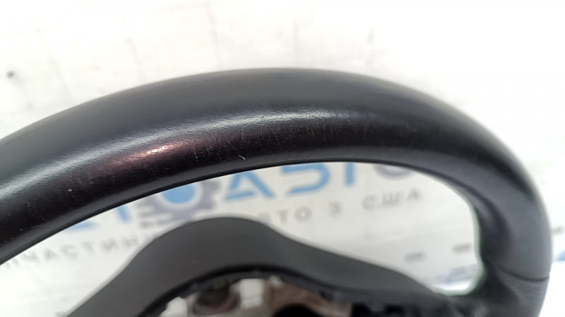 Volan fără performanță Mercedes GLC 20-22, piele neagră, perforat, pachet AMG, zgârieturi
