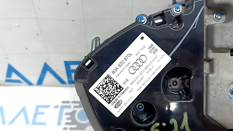 Tablou de bord Audi Q5 80A 21-24, afișaj mic, 53k, zgârieturi, pete pe sticlă
