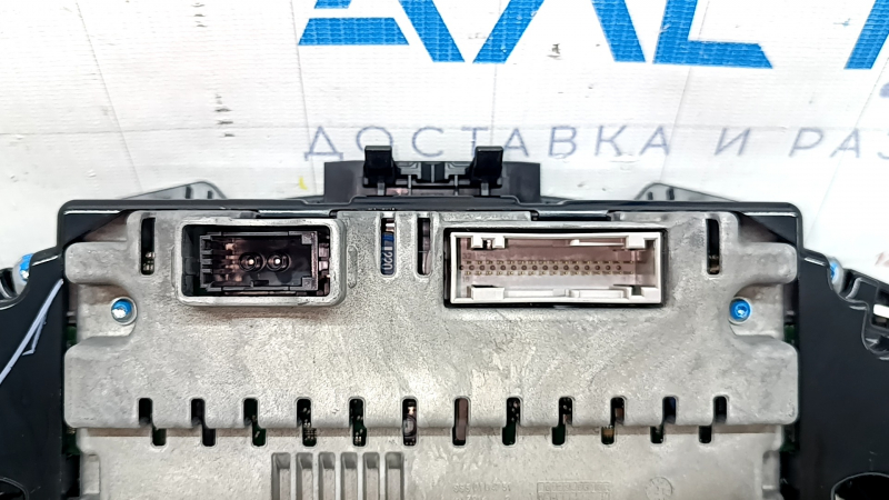 Tablou de bord Audi Q5 80A 21-24, afișaj mic, 53k, zgârieturi, pete pe sticlă