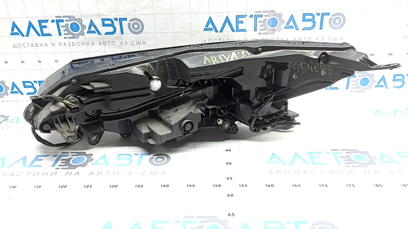 Фара передняя правая Nissan Ariya 23-26 LED, песок