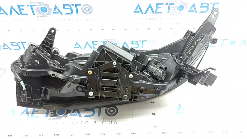 Фара передняя правая Nissan Ariya 23-26 LED, песок