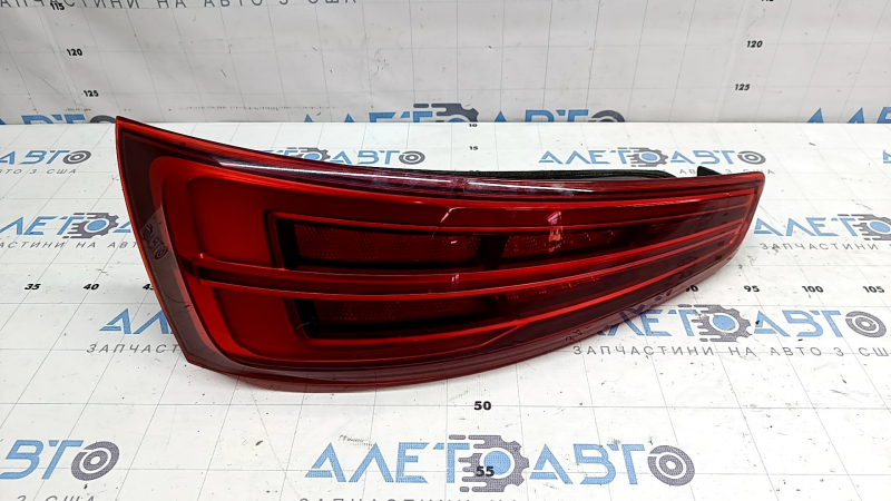 Фонарь левый Audi Q3 8U 16-18