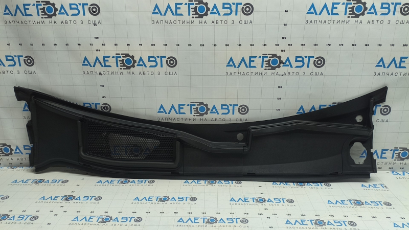 Grilă ștergătoare de parbriz din plastic Audi Q8 19-23