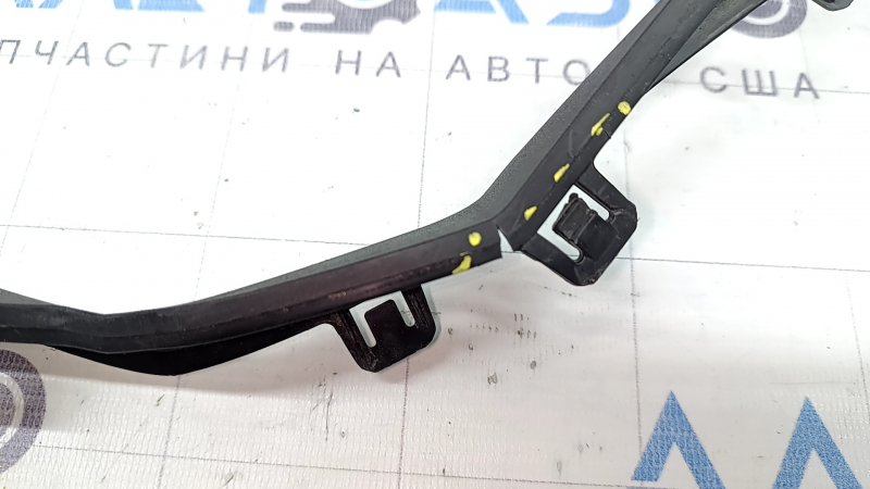 Ornament central bară spate Hyundai Tucson 22-24 structură, fixare ruptă, crăpată, deformată