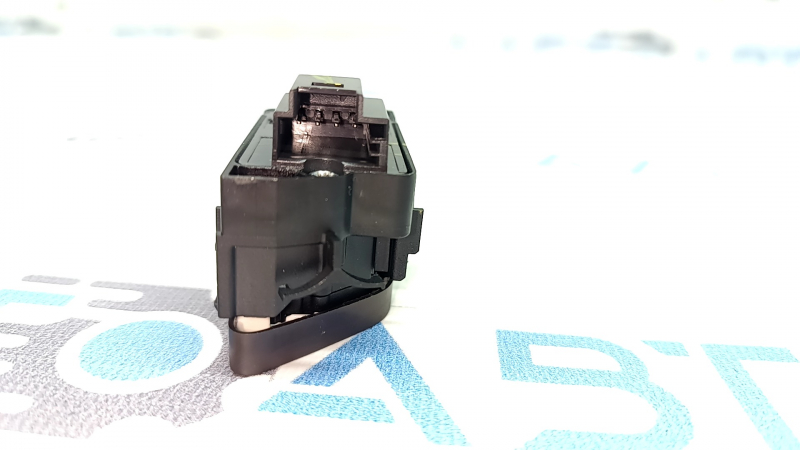 Buton închidere centralizată față dreapta Mercedes W167 GLE 350 450 20-25 maro