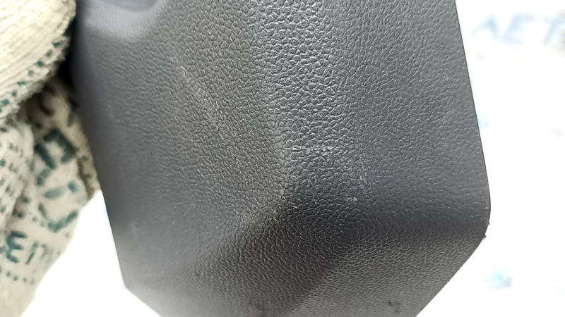 Накладка обшивки арки багажника правая VW Tiguan 18-24 черная под 3 ряда, царапины