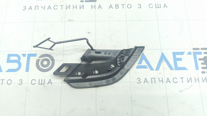 Заглушка буксировочного крюка переднего бампера VW Tiguan 18-21 задняя часть, R-Line