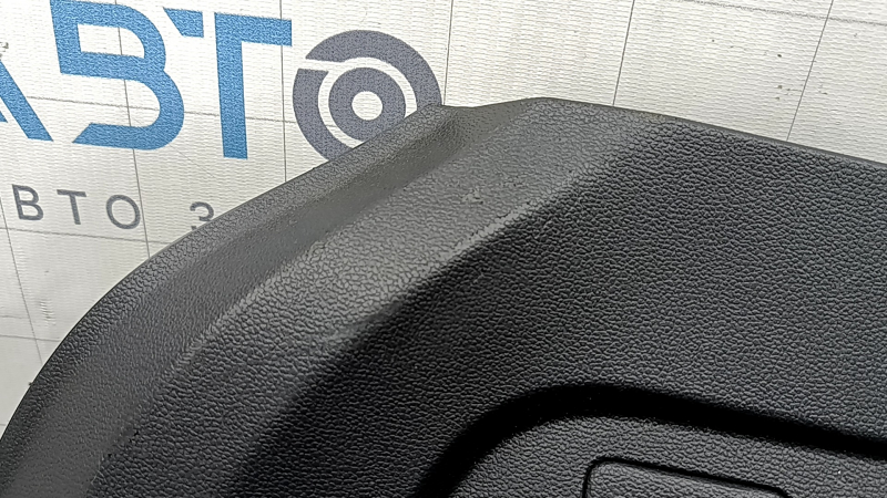 Обшивка арки левая VW Tiguan 18-19 черная под 3 ряда, с рычагом откидывания задних сидений, без решетки, царапины