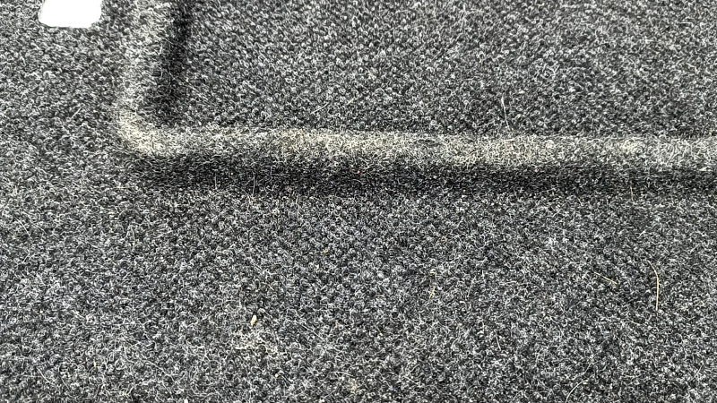 Covoraș portbagaj stânga față, din material textil, pentru VW Tiguan 18-24, negru, pentru 3 rânduri de scaune, crăpat, necesită curățare