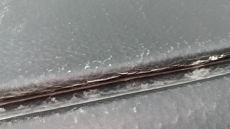 Covoraș portbagaj stânga față, din material textil, pentru VW Tiguan 18-24, negru, pentru 3 rânduri de scaune, crăpat, necesită curățare