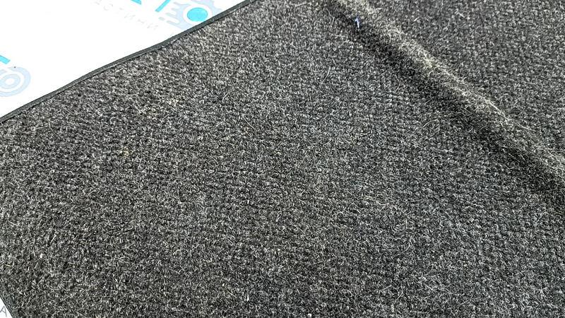 Covoraș portbagaj față dreapta VW Tiguan 18-24 negru, din material textil, pentru 3 rânduri de scaune, crăpat, necesită curățare