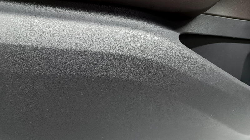 Panou ornamental ușă față stânga complet Mercedes W167 GLE 350 450 20-25 gri închis, inserție și cotiera piele maro, mulaj sub lemn închis, cu mâner, Burmester, zgârieturi