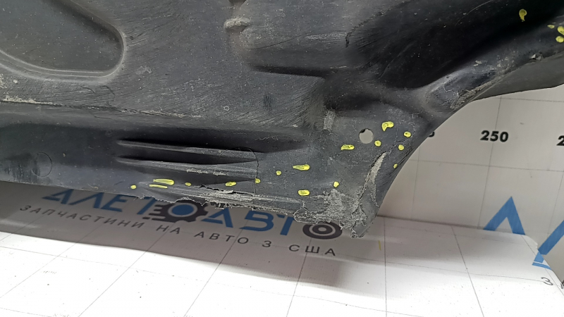 Protecție partea inferioară dreapta față Mercedes GLC 16-23 crăpate, rupte, fără fragmente