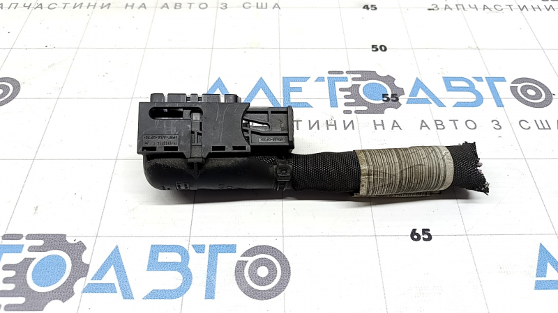 Фишка на блок ECU компьютер двигателя Audi Q3 8U 15-18 малая
