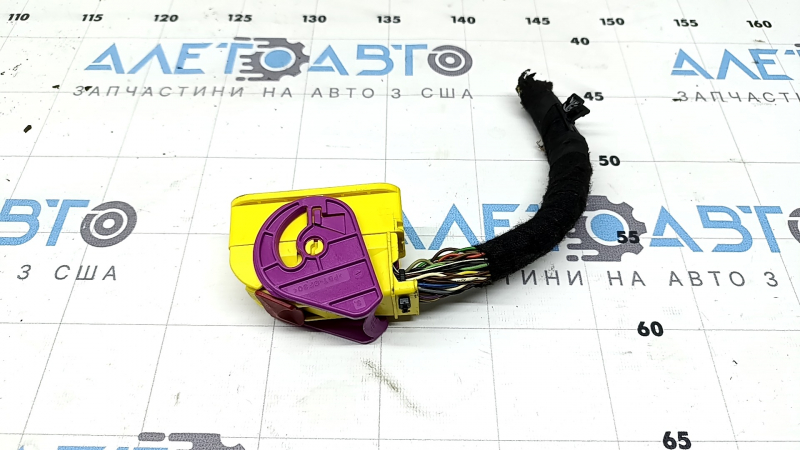 Фишка на модуль srs airbag компьютер подушек безопасности Audi Q3 8U 15-18
