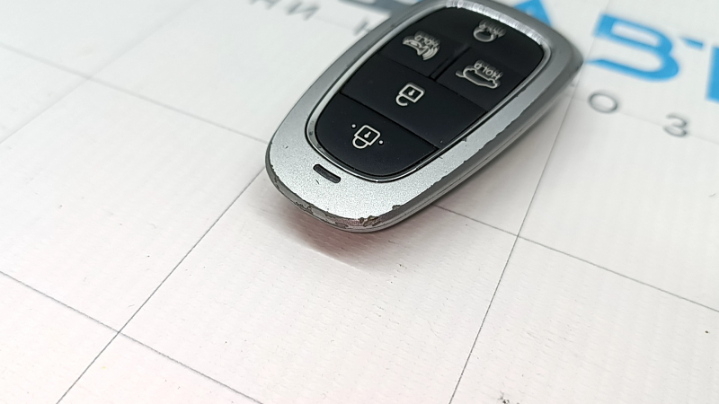 Cheie inteligentă Hyundai Santa FE 21-23 5 butoane, uzată