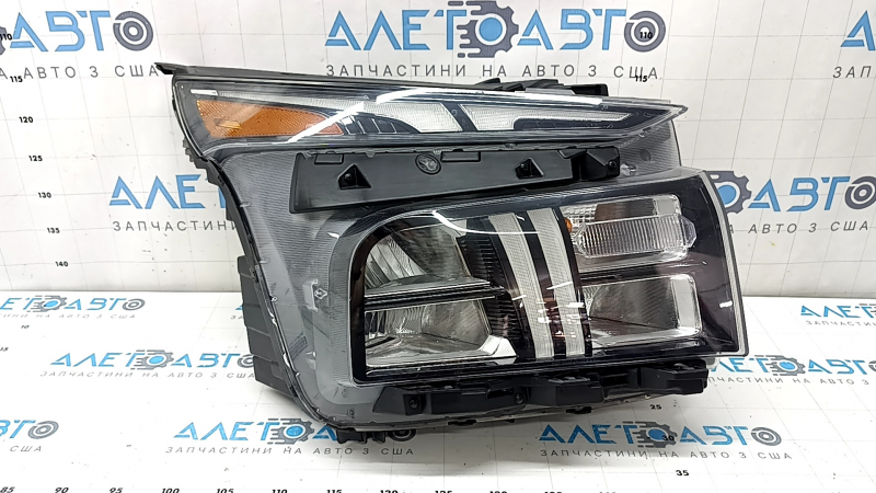 Far față dreapta Hyundai Santa FE 21-23 halogen + LED